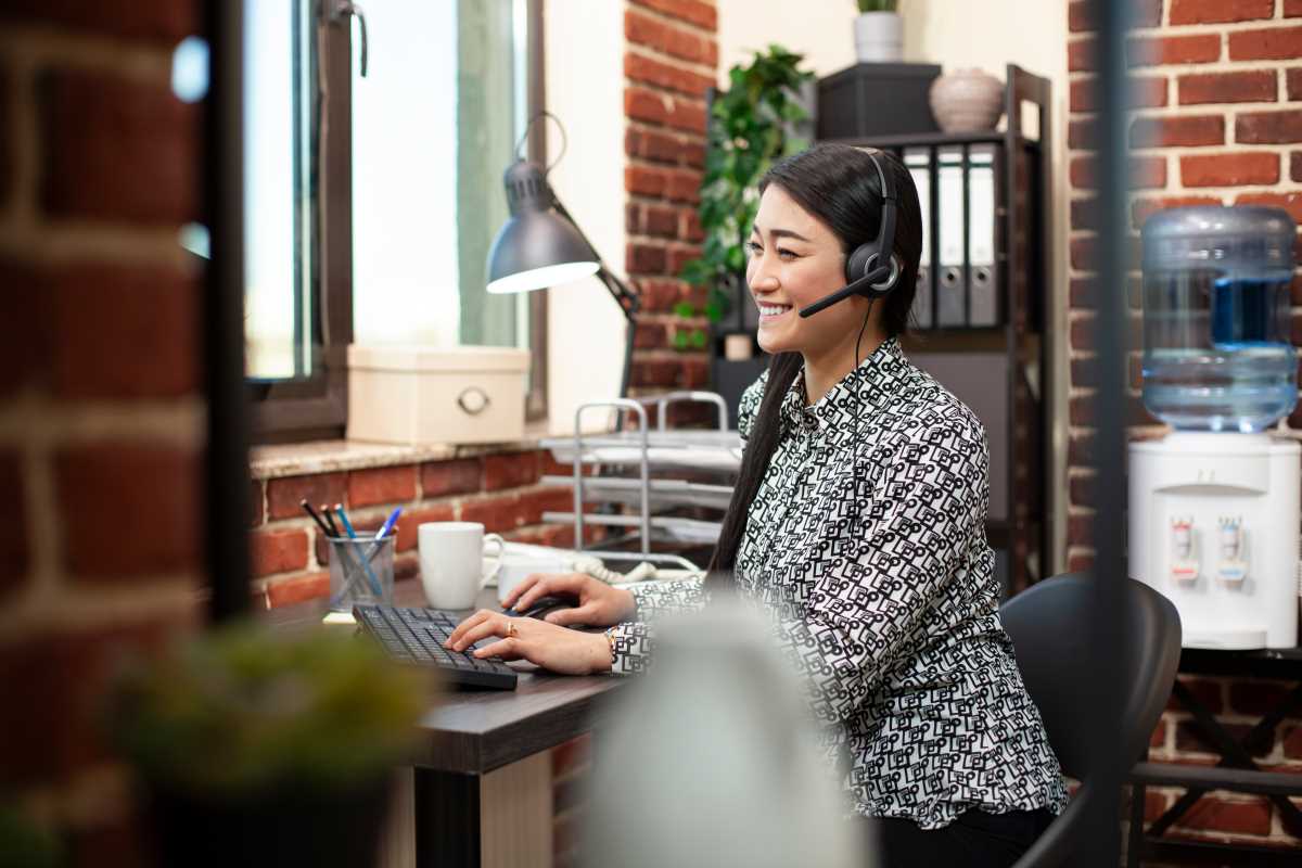 Noise-Canceling Headsets to Boost Focus During Calls