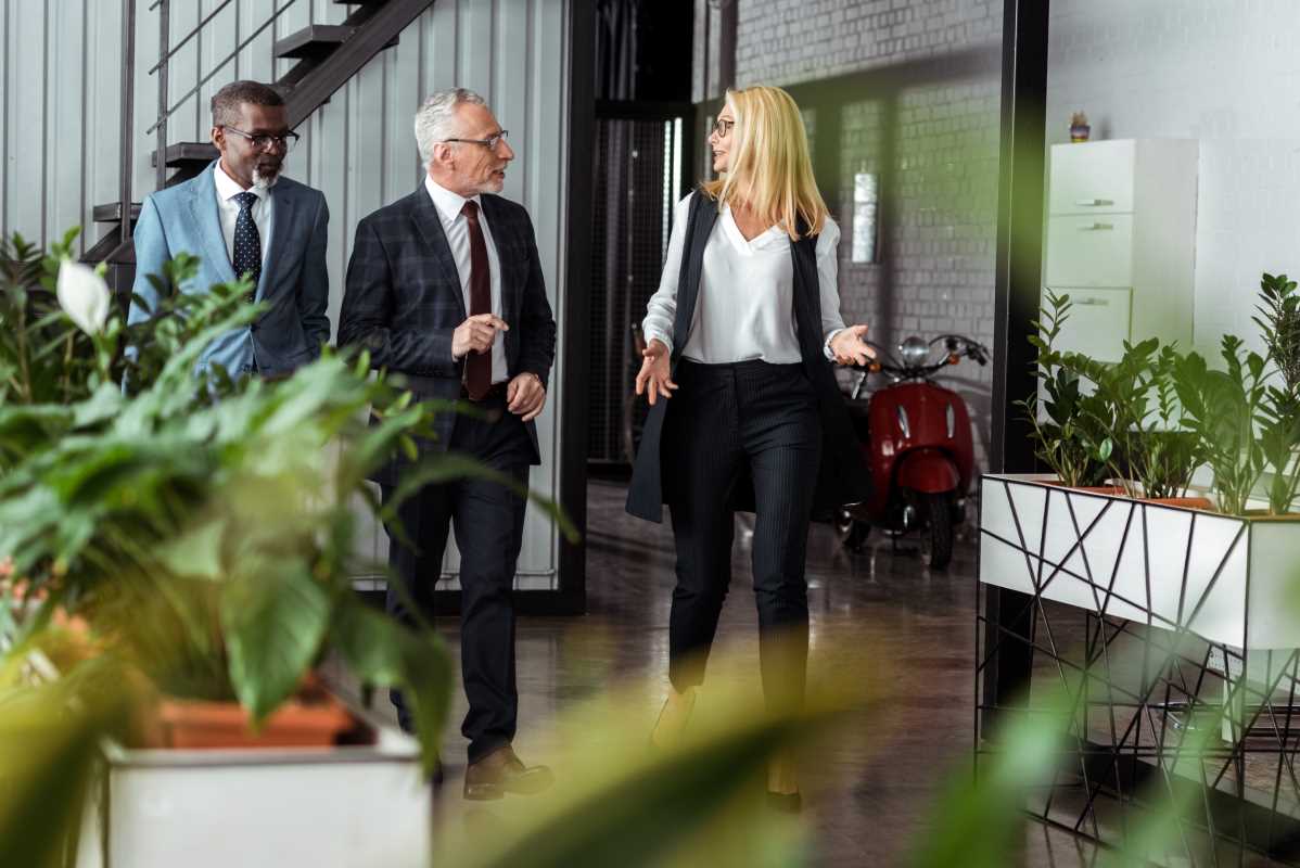 Stretchable Dress Shirts for Comfort During Long Workdays